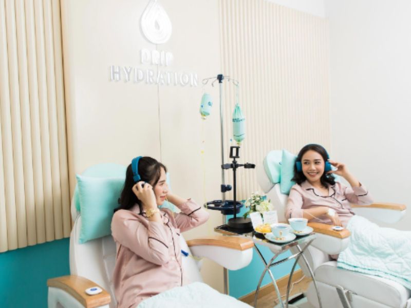 Cải thiện tình trạng bốc hỏa sau mãn kinh với liệu pháp trẻ hóa nội tiết 360 tại Drip Hydration