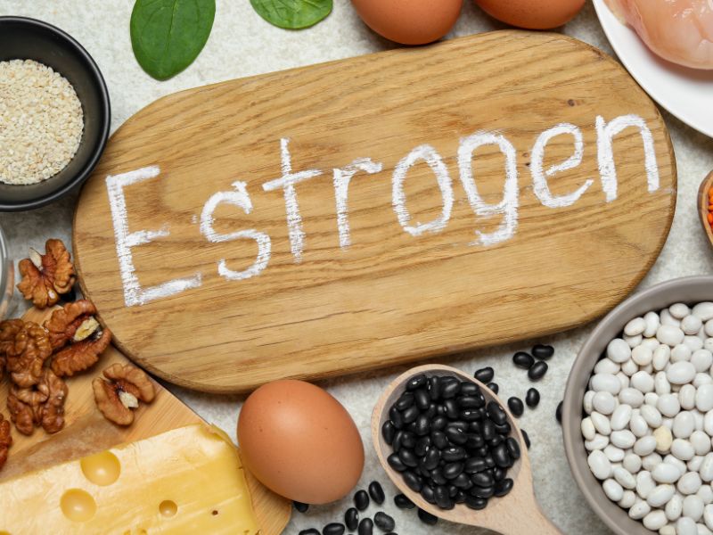 Nguyên nhân phổ biến nhất gây bốc hỏa ở phụ nữ là sự suy giảm nồng độ hormone estrogen