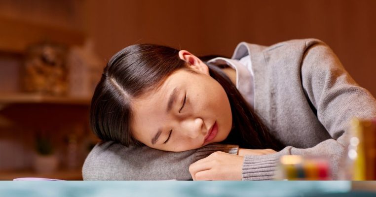 Giải mã hội chứng kiệt sức kéo dài do trục nội tiết - ty thể và vai trò của việc tăng năng lượng NAD+
